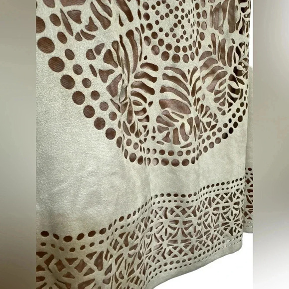 Liberty Garden beige laser cut pattern sleeveless top NWOT - Picture 4 of 8